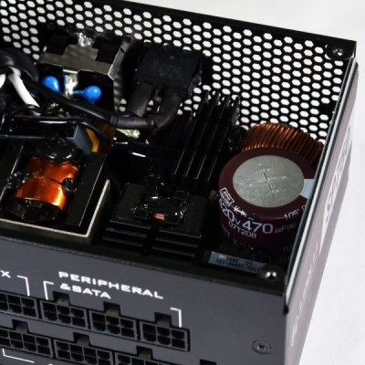 Alimentatore Lian Li SP750W SFX Nero