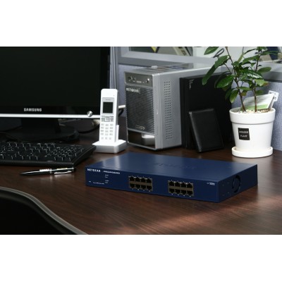 Switch NETGEAR Desktop Pro Safe 16-porte 10 100 1000 JGS516