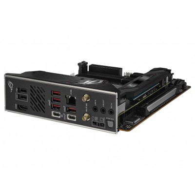 Scheda madre ASUS ROG STRIX B650E-I GAMING WIFI socket AM5